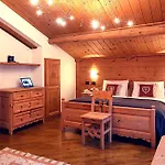 Piccolo Tibet Hotel