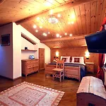 Piccolo Tibet Hotel 3*
