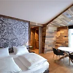 Hotel Piccolo Tibet 3*