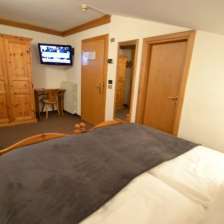Piccolo Tibet Hotel