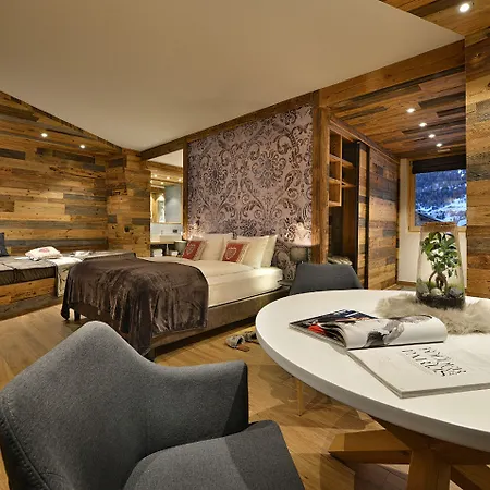 Piccolo Tibet Hotel