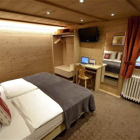 Piccolo Tibet Hotel 3*
